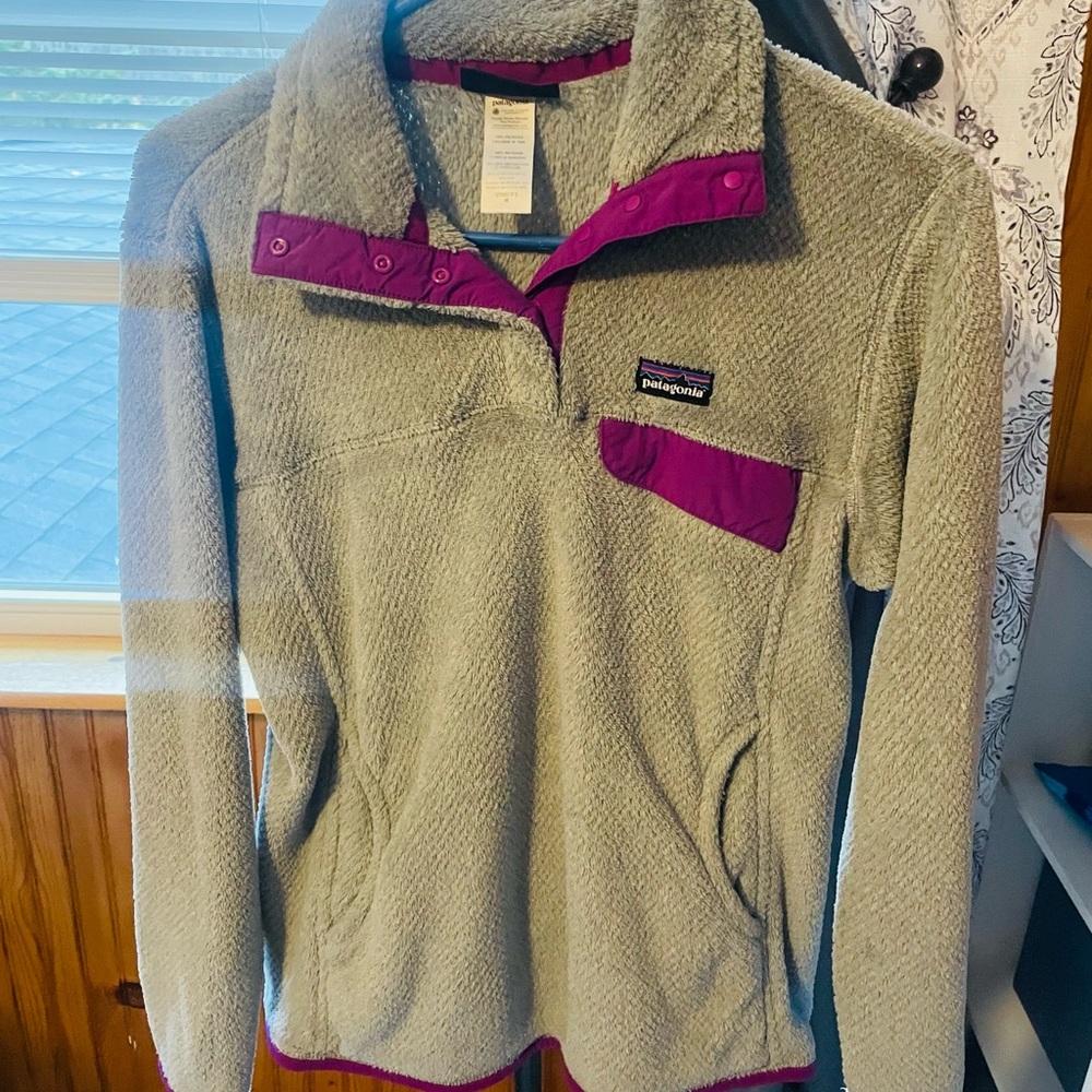 Patagonia Gray and Purple Snap-T Fleece